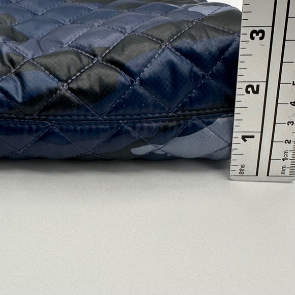 Oliver Thomas Quilted Camo Cosmetic Bag Pouch Makeup Toiletry Travel Navy Blue - Picture 9 of 9